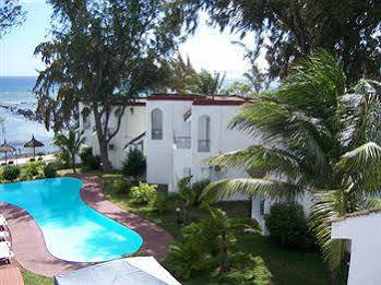 Oasis Beach Club Pointe-aux-Piments Esterno foto