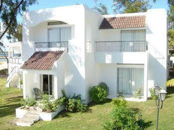 Oasis Beach Club Pointe-aux-Piments Esterno foto