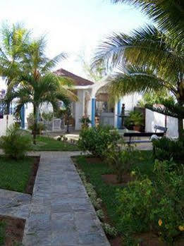 Oasis Beach Club Pointe-aux-Piments Esterno foto